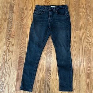 Levi’s 721 High Rise Skinny jeans size 28